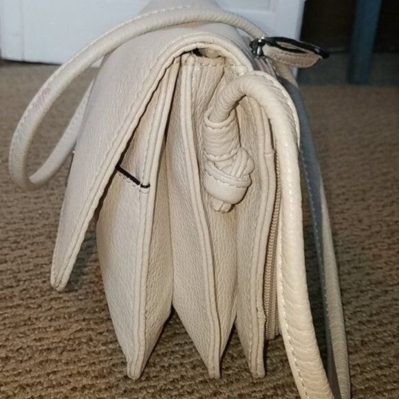 Giani Bernini Bag Crossbody White Leather Purse Handbag Satchel Women's WOMAN'S - Picture 5 of 15